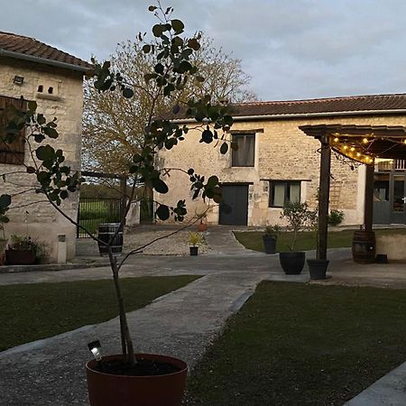 Metairie Des Gacheries Champagne-et-Fontaine Exteriér fotografie