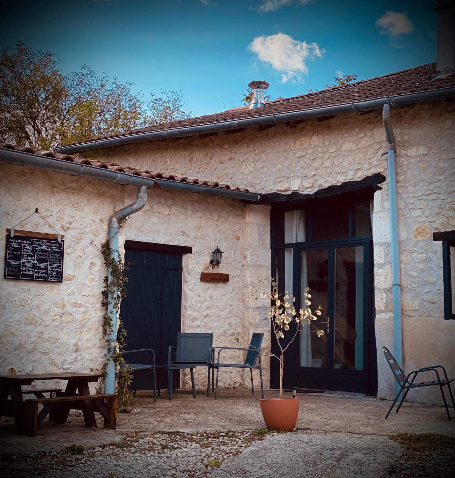 Metairie Des Gacheries Champagne-et-Fontaine Exteriér fotografie