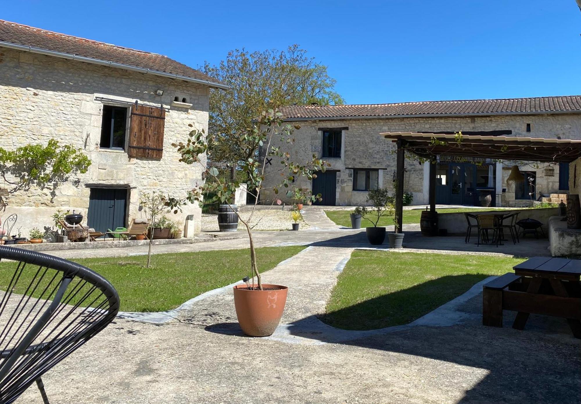 Metairie Des Gacheries Champagne-et-Fontaine Exteriér fotografie