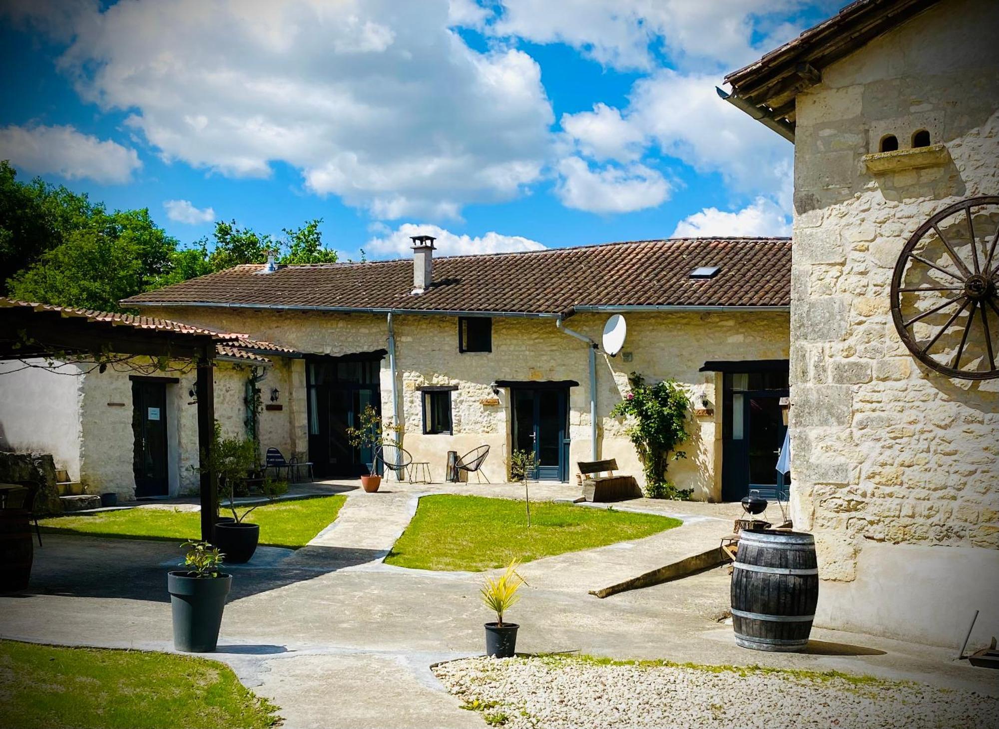 Metairie Des Gacheries Champagne-et-Fontaine Exteriér fotografie